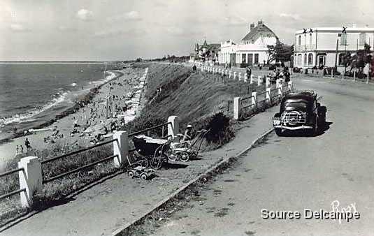44 Tharon Plage Le Remblai.jpg